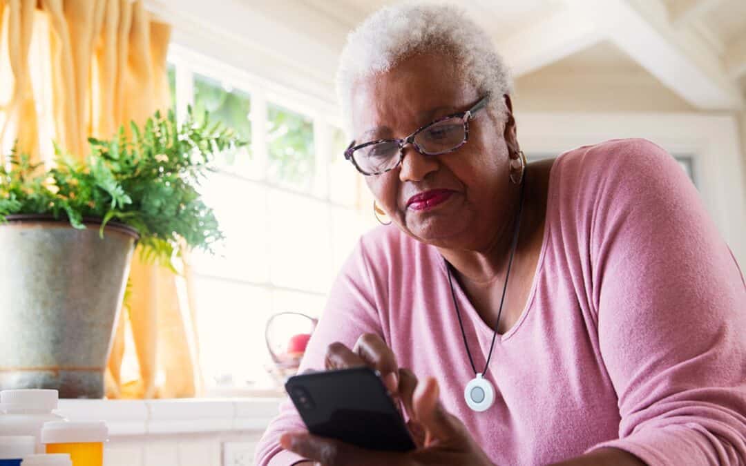 What is the Best Medical Alert System for Seniors In Manitoba?