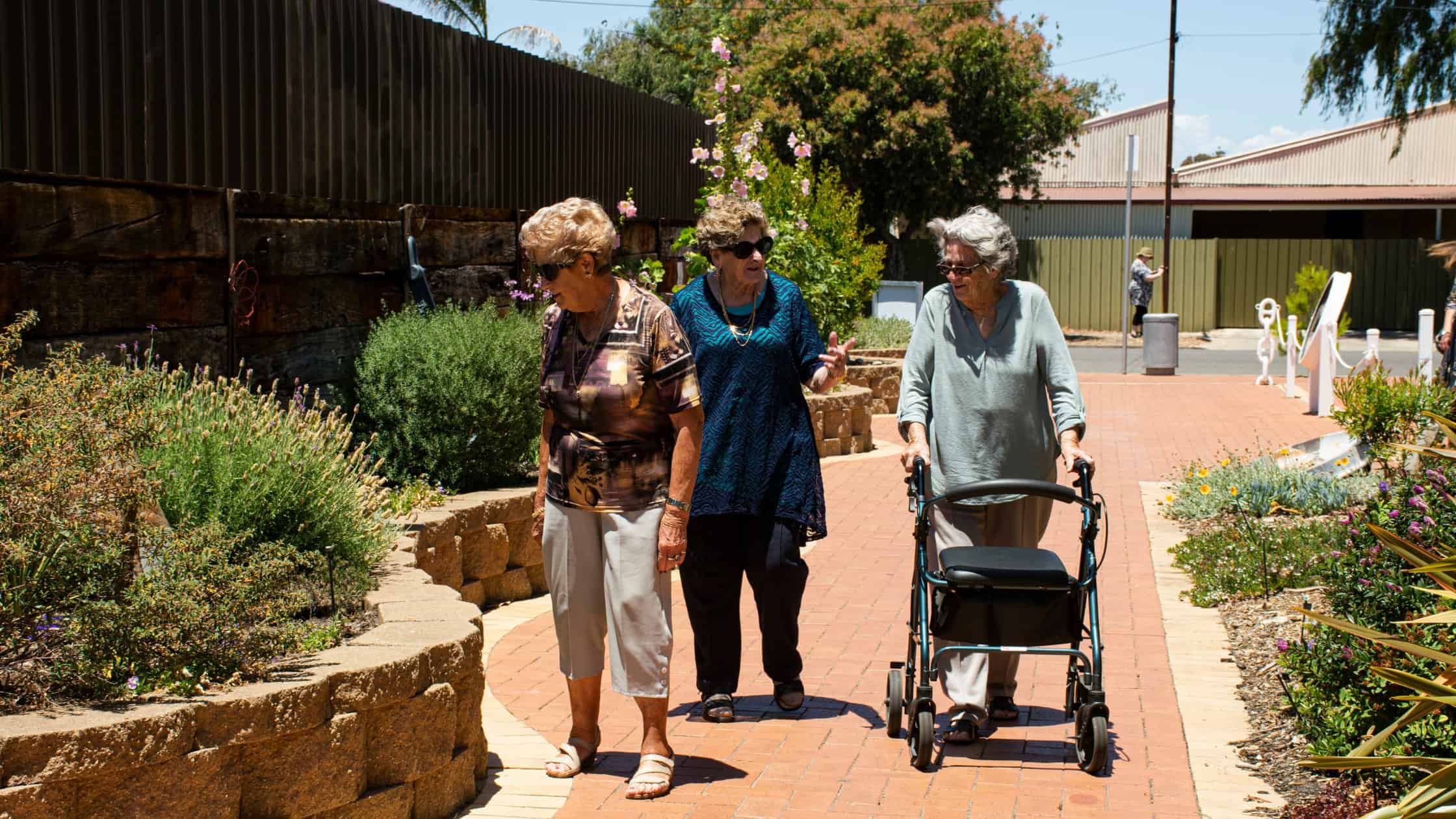 Blog Cover- why-is-walking-a-great-way-for-seniors-to-get-exercise
