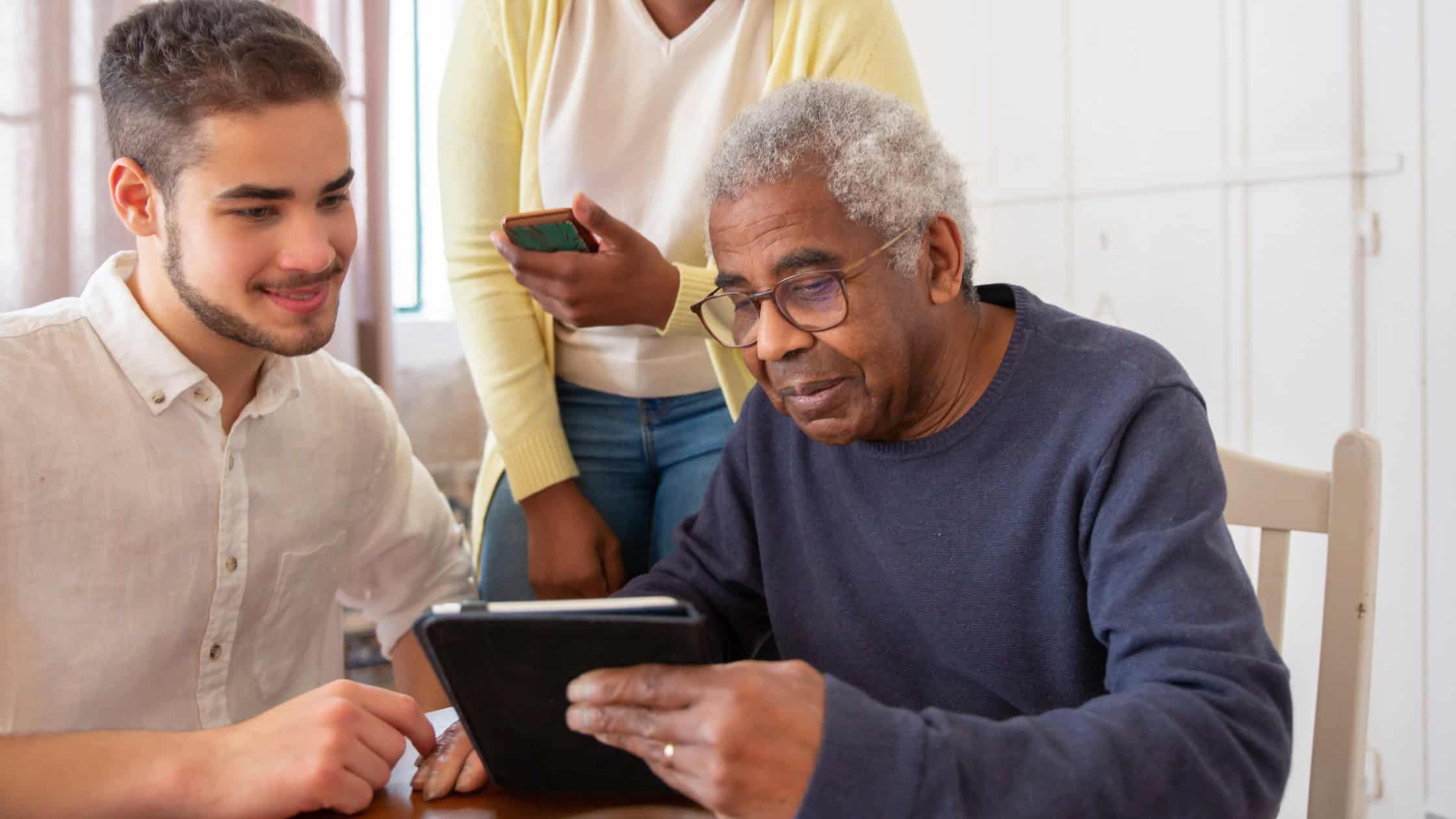 Blog-cover-how-to-talk-to-a-parent-about-getting-a-medical-alert-system