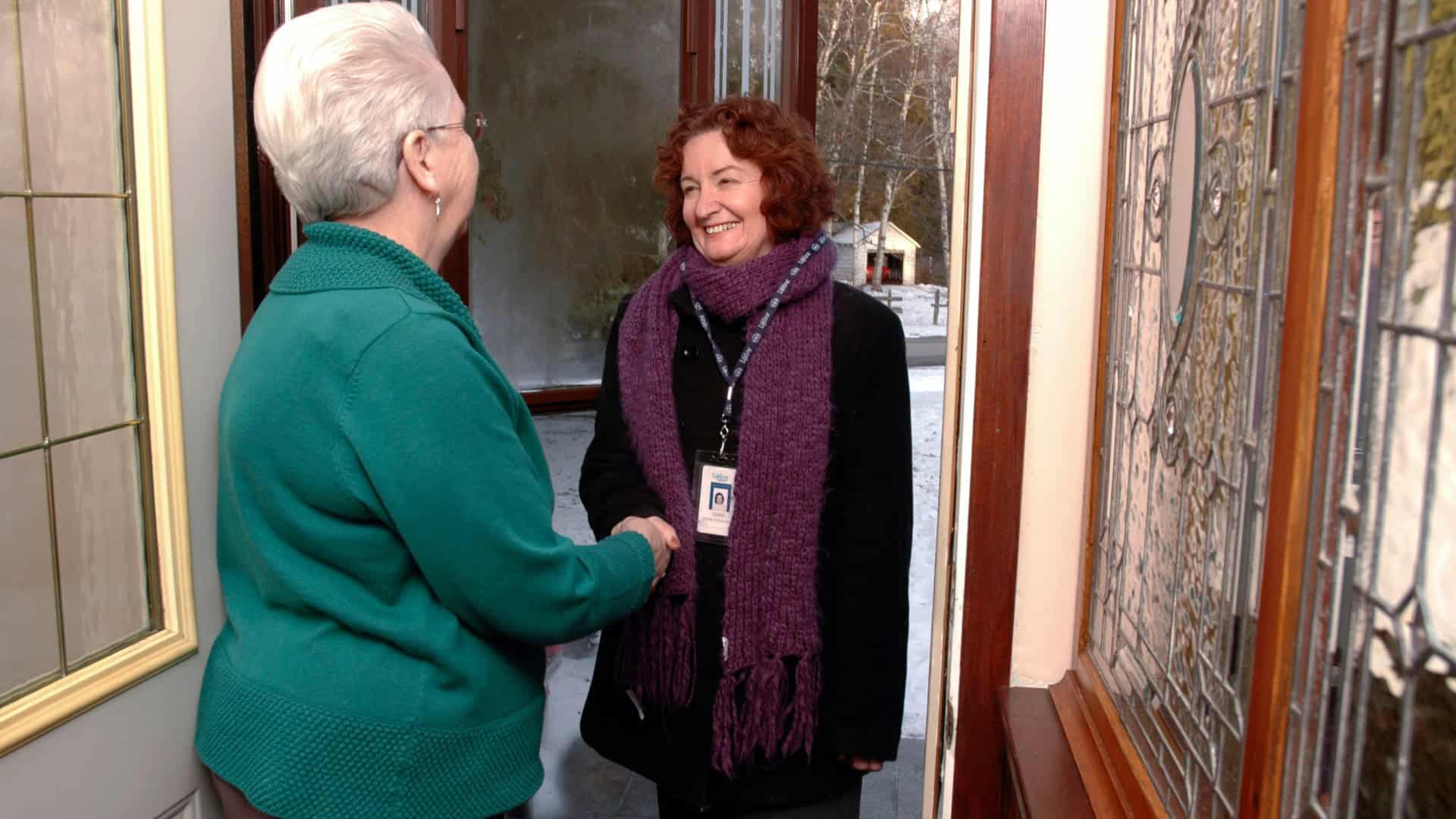 Women providing Lifeline Service Call Women providing Lifeline Service Call